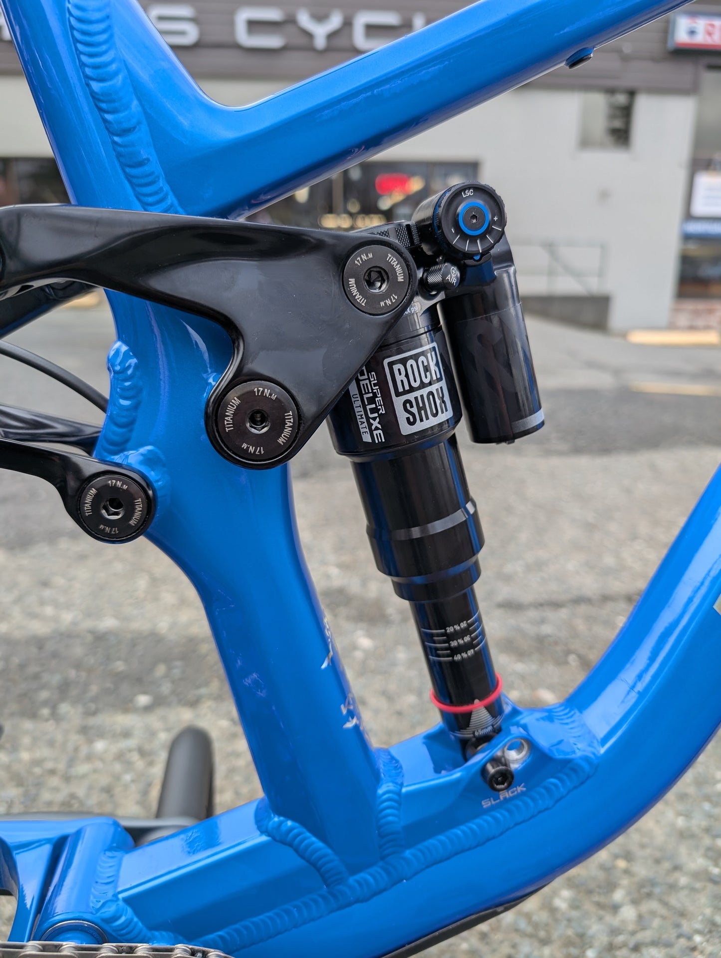 Knolly Chilcotin Gen 6  Blue GX T-Type S4 Large Ex Demo